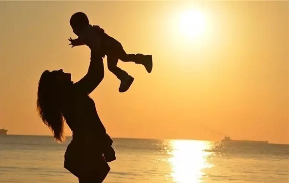 大妈暴瘦56斤变成辣妈,产后如何从大妈变回辣妈