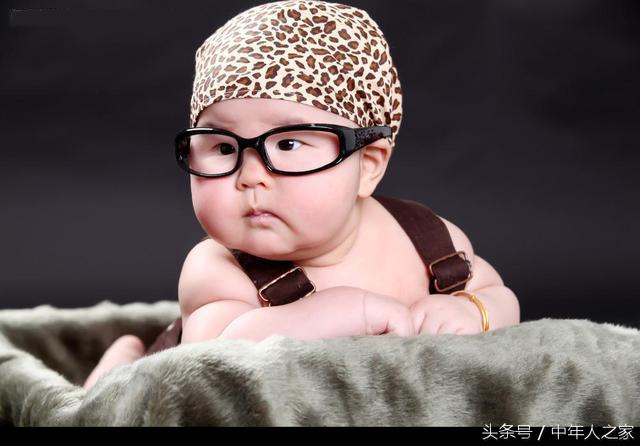 是什么原因,让我的孩子成了“四眼崽”