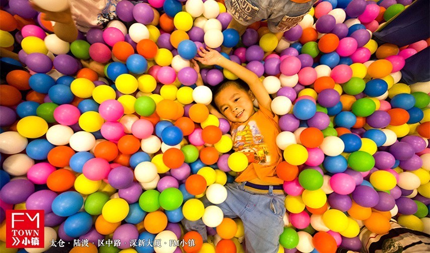 大牌,折扣!FM小镇打造小香港,休闲购物两不误!