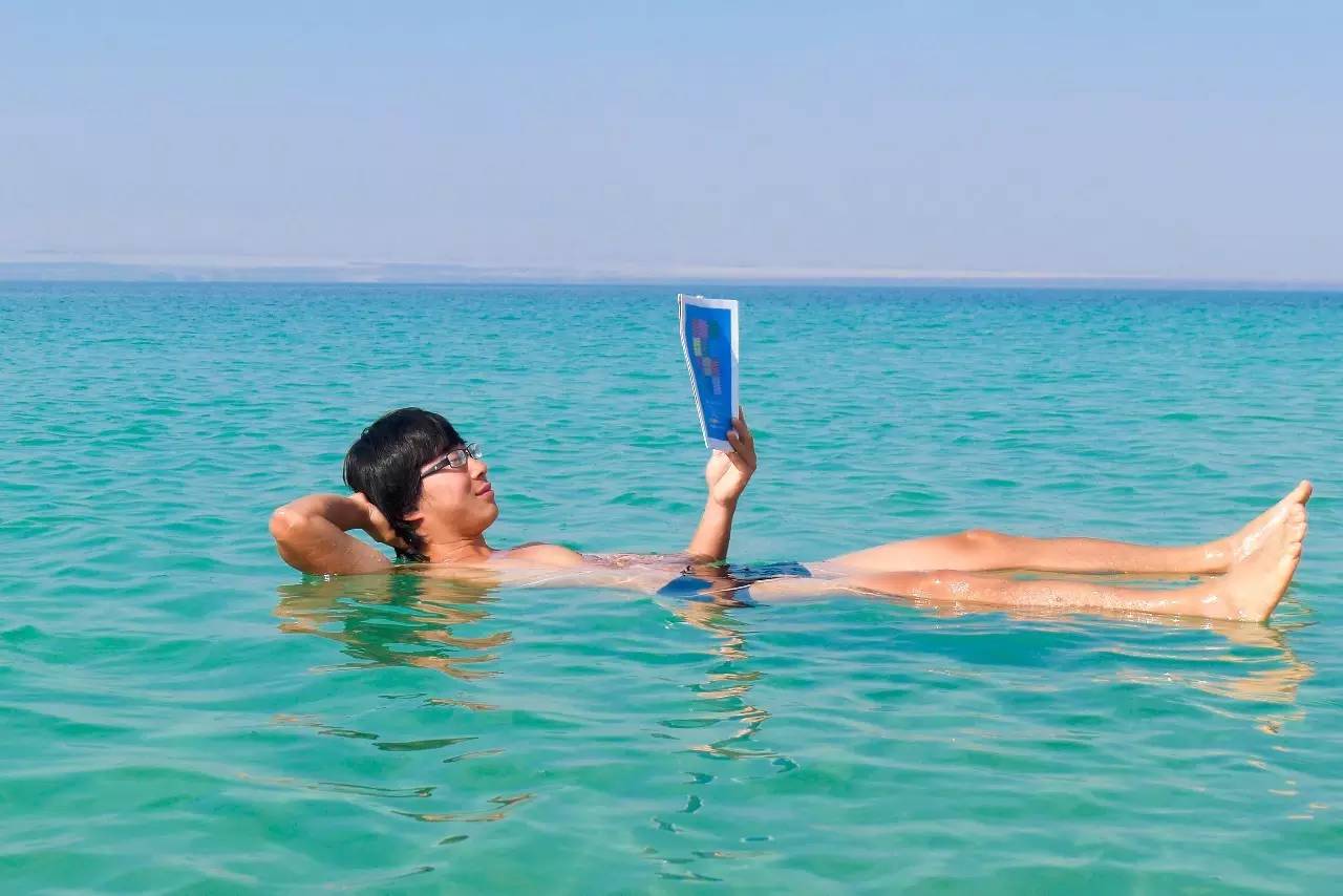 一个陕西汉子花7万元环游地球1圈，还带回一个美国女友！