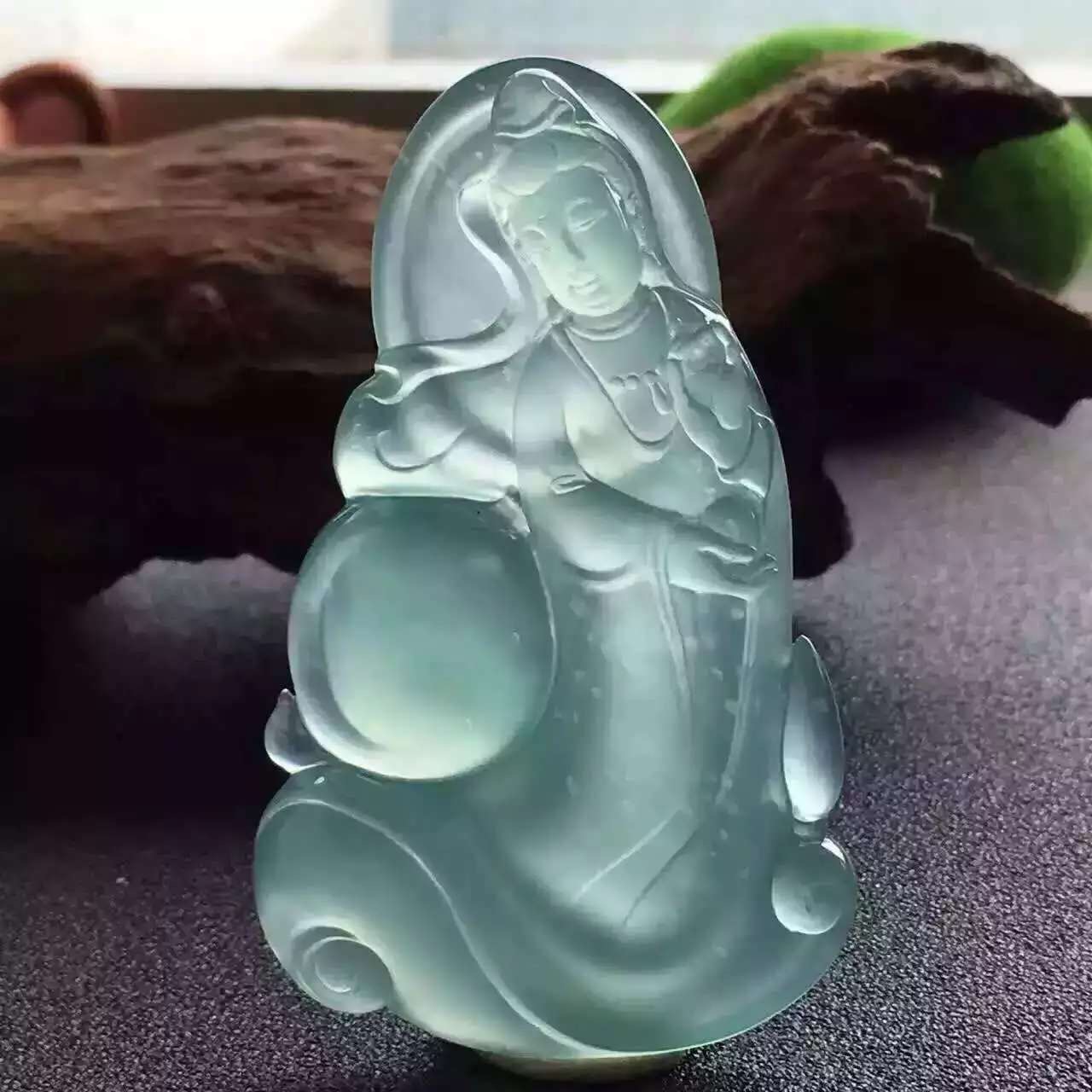 翡翠微商教程4.当一个客户总在询问高价位的货时该怎么做。