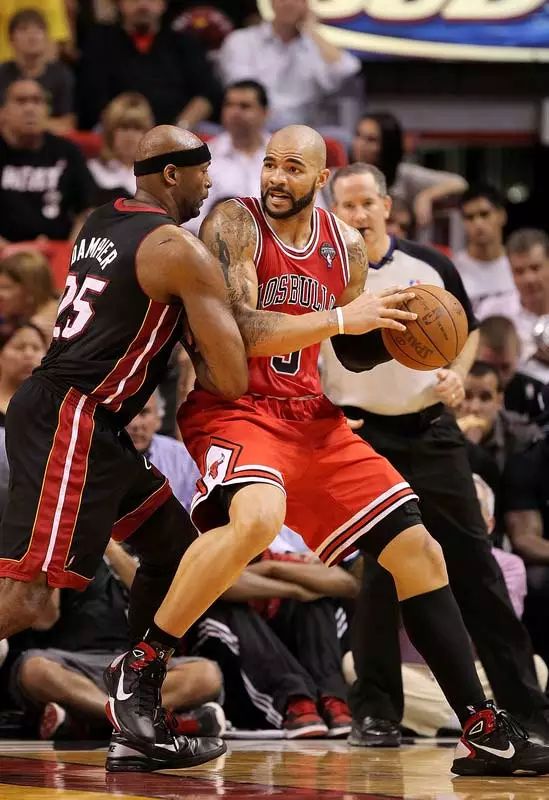 背身单打脚步走几步,背身单打转不过身