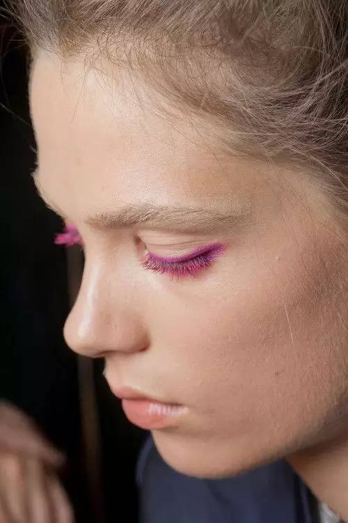 讨论|夏日出去浪我们的化妆品该背多少出门？