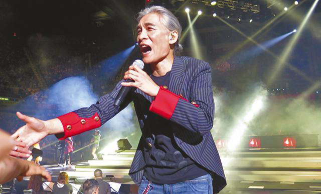 他是李丽珍前男友,香港著名作词家,八九十年代每年坐收百万版税