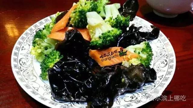 曾经独领风骚的石头马路,如今全是美食在召唤!