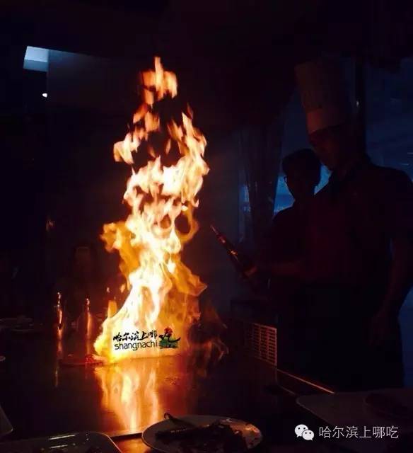 曾经独领风骚的石头马路,如今全是美食在召唤!