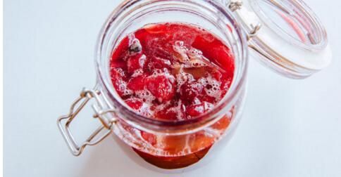 夏日饮品冰镇一下口感,薄荷柠檬冰爽茶饮料