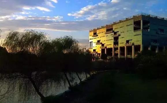 美术生考广东工业大学难吗,为什么这么多人支持广东工业大学