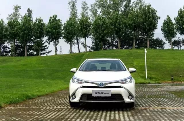 广汽丰田雷凌双擎2018款,丰田雷凌双擎好还是日产轩逸好