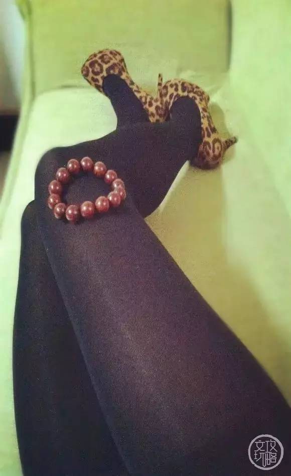 老婆和妈掉水里先救谁正确答案,媳妇和孩子掉水里先救谁最佳答案