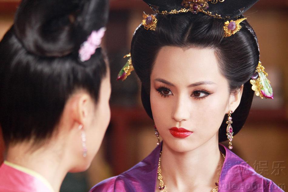 收了花子虚老婆李瓶儿,西门庆还惦记哪个兄弟的老婆?|新*瓶金**梅