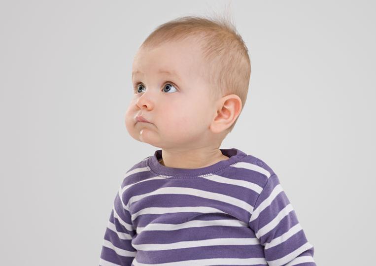 2岁宝宝突然呕吐没有大便,2岁宝宝突然呕吐需要喂药吗