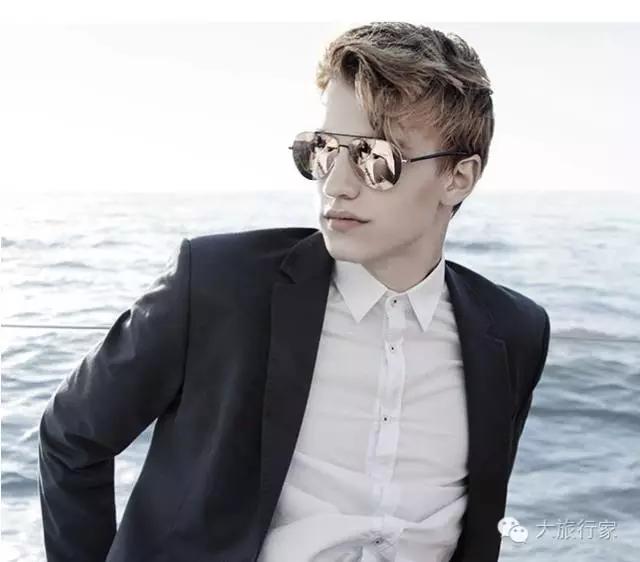 想在旅行中穿的比景色更撩人,何必东走(fei)西逛(qian