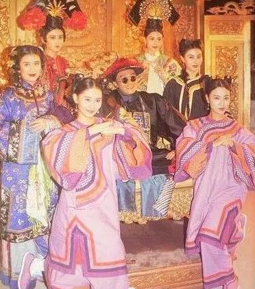 警匪较量周星驰,周星驰电影里的香港警匪片