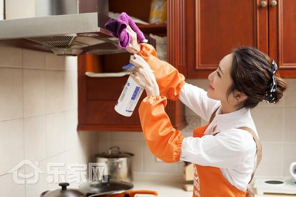 厨房抽油烟机用什么去污垢更好,厨房抽油烟机清理生活小妙招