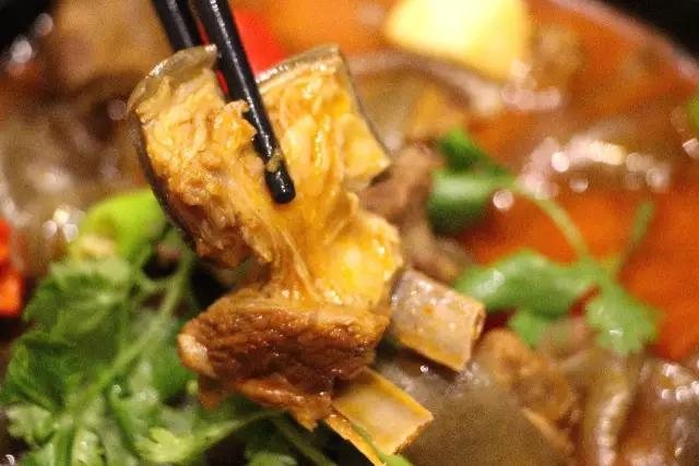 北京有家魔力餐厅，号称京城的“米饭收割机”，一到饭点就排队！