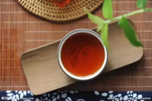 喝生普洱会肚子疼吗,喝生普洱茶饿怎么回事