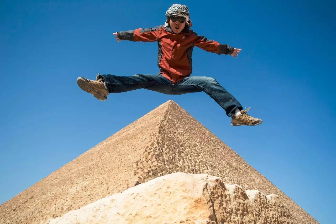 一个陕西汉子花7万元环游地球1圈，还带回一个美国女友！