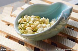 色如玉,香袭人,一盏茉莉,莫道不销魂