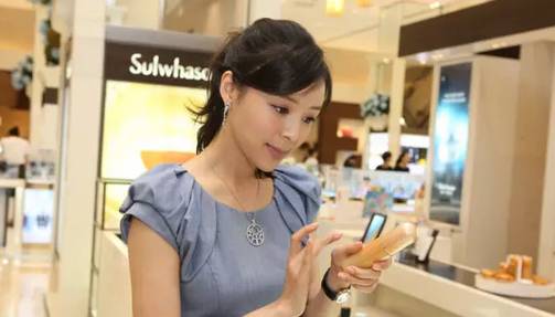 明星的梳妆台都有什么护肤品,明星用什么化妆台最好