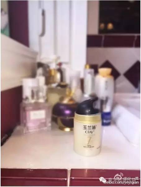 明星的梳妆台都有什么护肤品,明星用什么化妆台最好