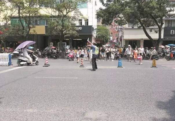 新闻下午茶玉林市四届人大常委会举行第四十八次会议审议并表决通过有关人事事项