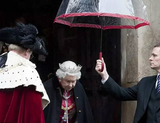 6把烈日下最靠得住的遮阳伞,防止晒成古天乐