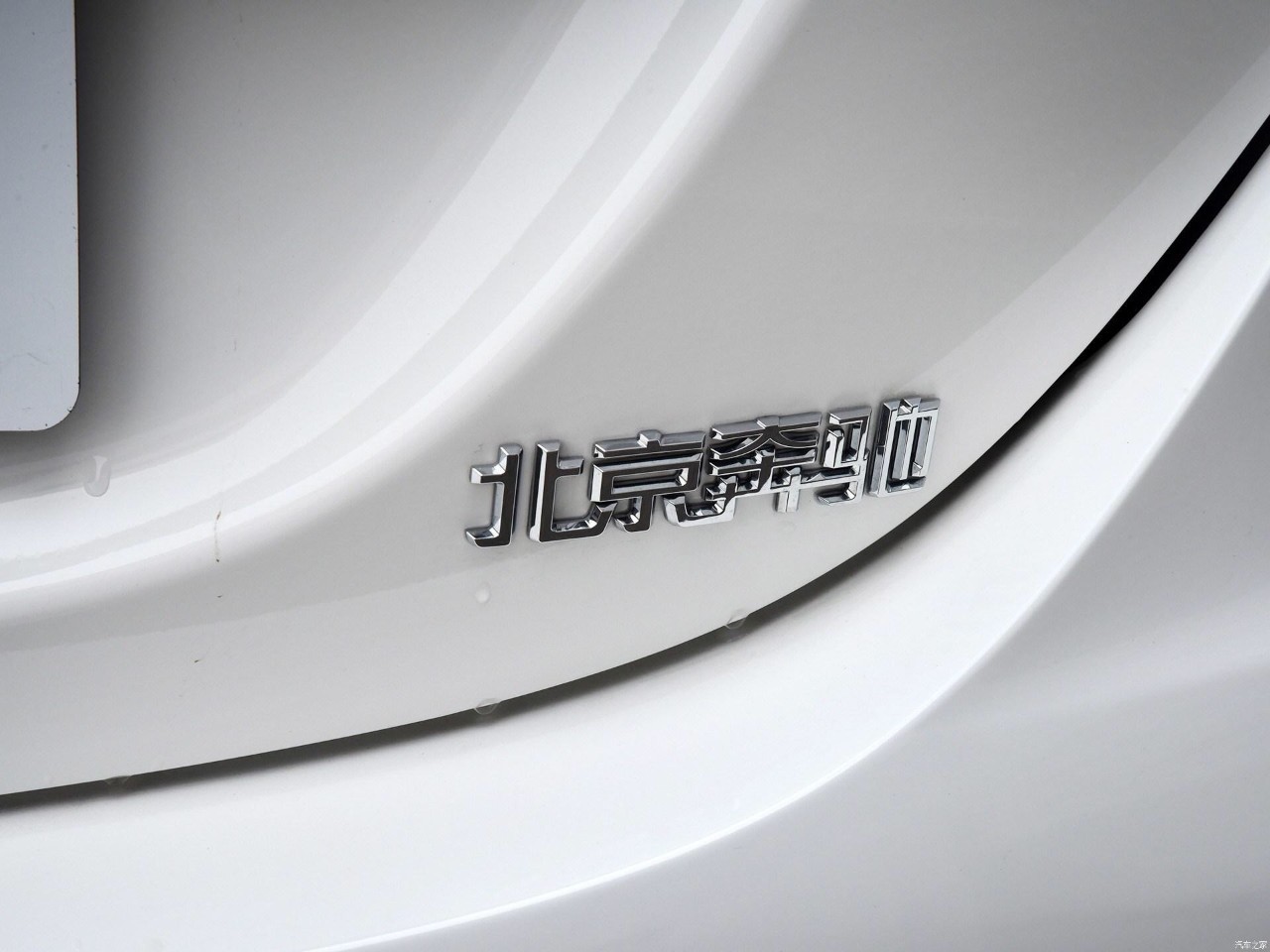 为啥都喜欢抠掉字母车标,用不用抠车标