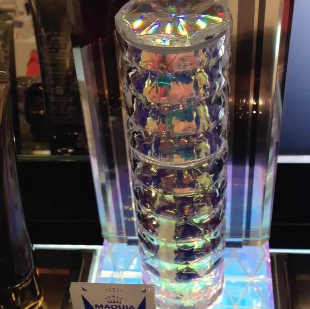 赵薇和王菲是如何成为闺蜜的,王菲和赵薇是一样的人