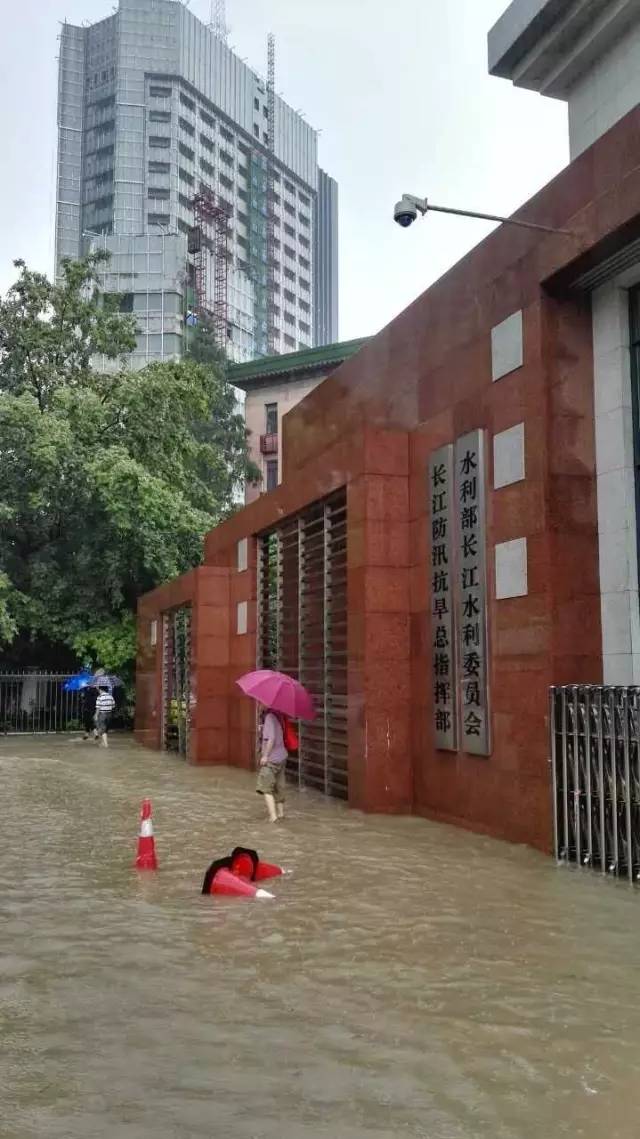 今天，全国人民都在关注这座城市！｜赣州人涉水一定要注意！