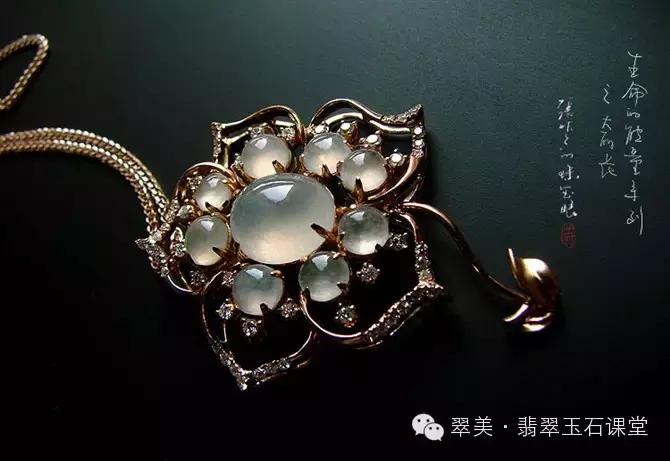 绿色翡翠和红色翡翠一起镶嵌,翡翠镶嵌垫底色和不垫底的区别