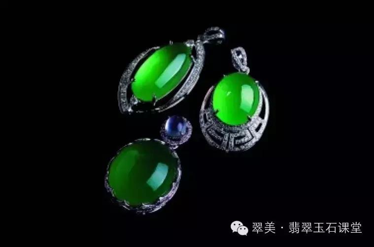 绿色翡翠和红色翡翠一起镶嵌,翡翠镶嵌垫底色和不垫底的区别