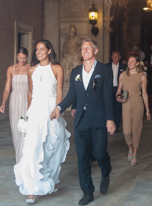 小猪伊万威尼斯完婚，“势均力敌”的爱情让人羡慕