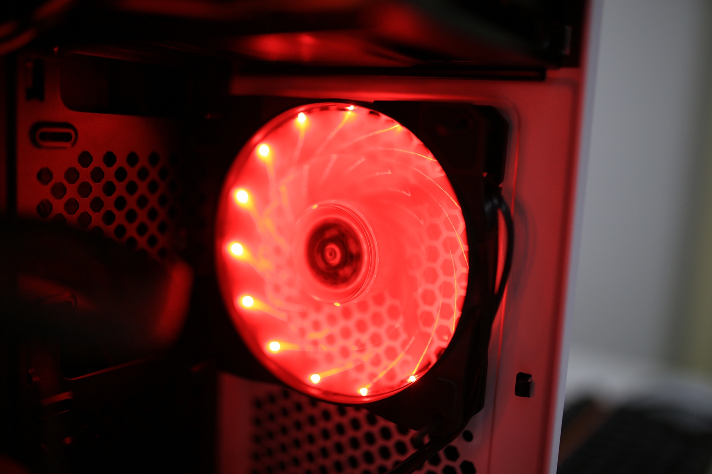 先马工匠5号机箱装机流程,先马工匠5号优缺点