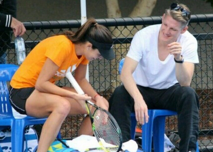 小猪伊万威尼斯完婚，“势均力敌”的爱情让人羡慕