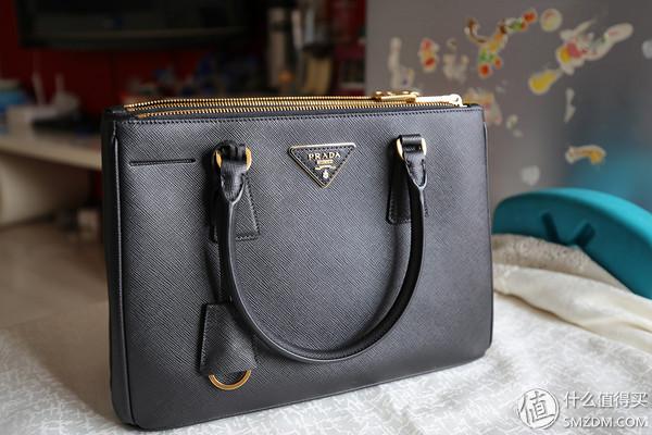 拎PRADA的小恶魔 — 三亚免税店购入 PRADA 普拉达