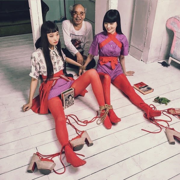 当年裁缝店里的穷小子，现在随便拉泡屎都被年轻人拿去当精神食粮