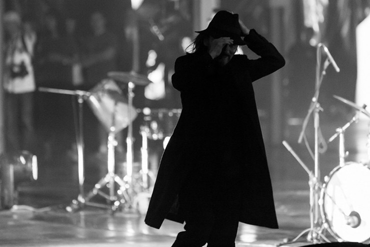 当年裁缝店里的穷小子，现在随便拉泡屎都被年轻人拿去当精神食粮