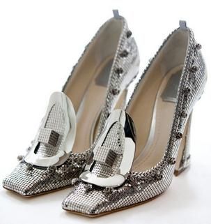 100块和1000块的照片区别,100块和1000块哪个更便宜