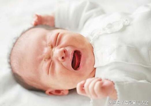 婴儿出生24小时一直不吃不喝,出生10天的宝宝为什么不吃也不睡