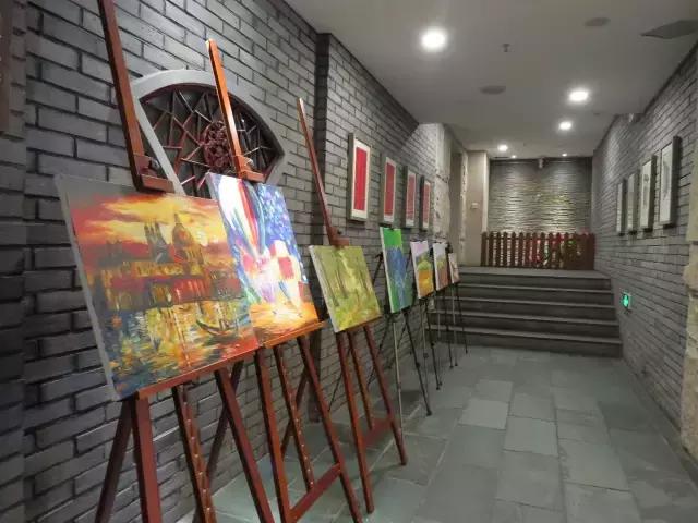 成都烧烤没和你闹！来来来，撸了这一杯，还有三杯……