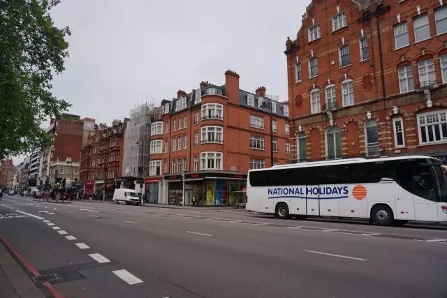 去文艺男神最爱的英国买买买,他脱欧,你脱单