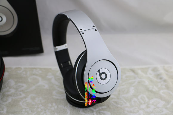 魔声录音师一代和二代的区别,通过音效辨别耳机左右耳