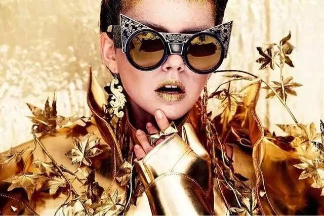 快拿下这只温柔野兽,TA能帮你挡脸藏肉!