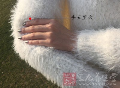 瘦臂两侧的按摩手法,瘦肚子穴位按摩正确方法