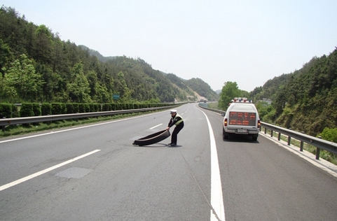 新手开高速注意事项和安全细节,新手上高速注意事项及驾车技巧