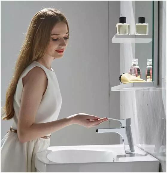 水龙头坏了自己安装不顺手,水龙头坏了怎样不拆再装一个新的