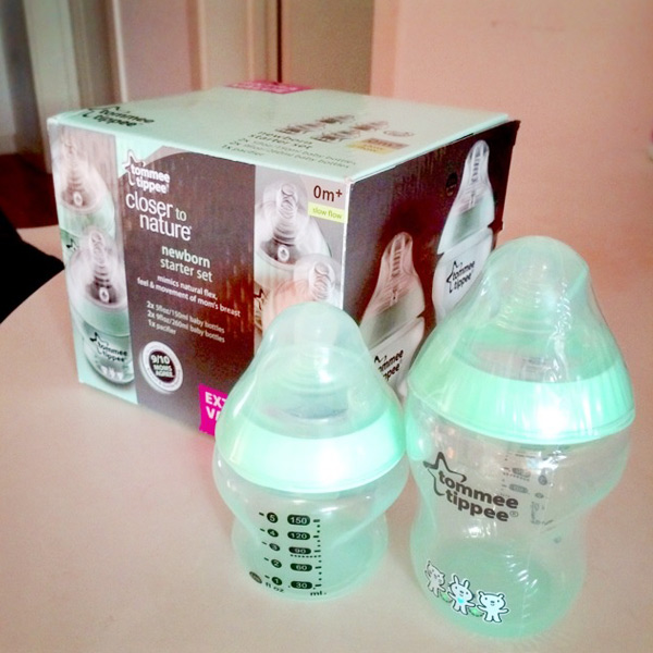 宝宝刚出生都需要买哪些,新生宝宝用品啥时候备