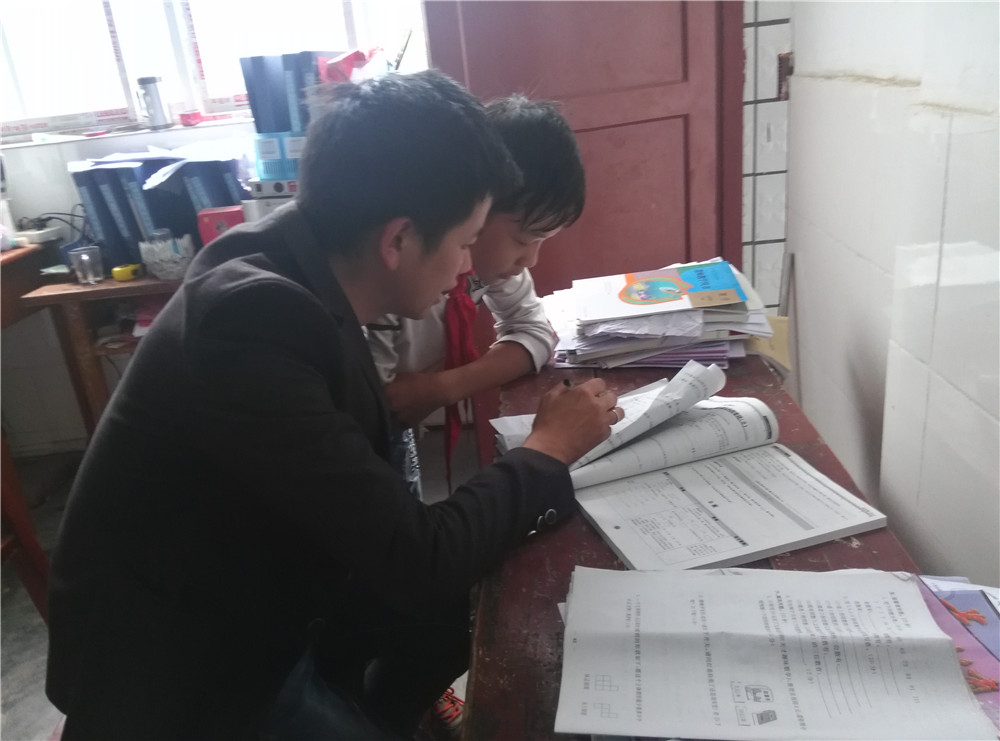 乡村教师奖：印江榔木小学教师陈红做学生的知心哥哥