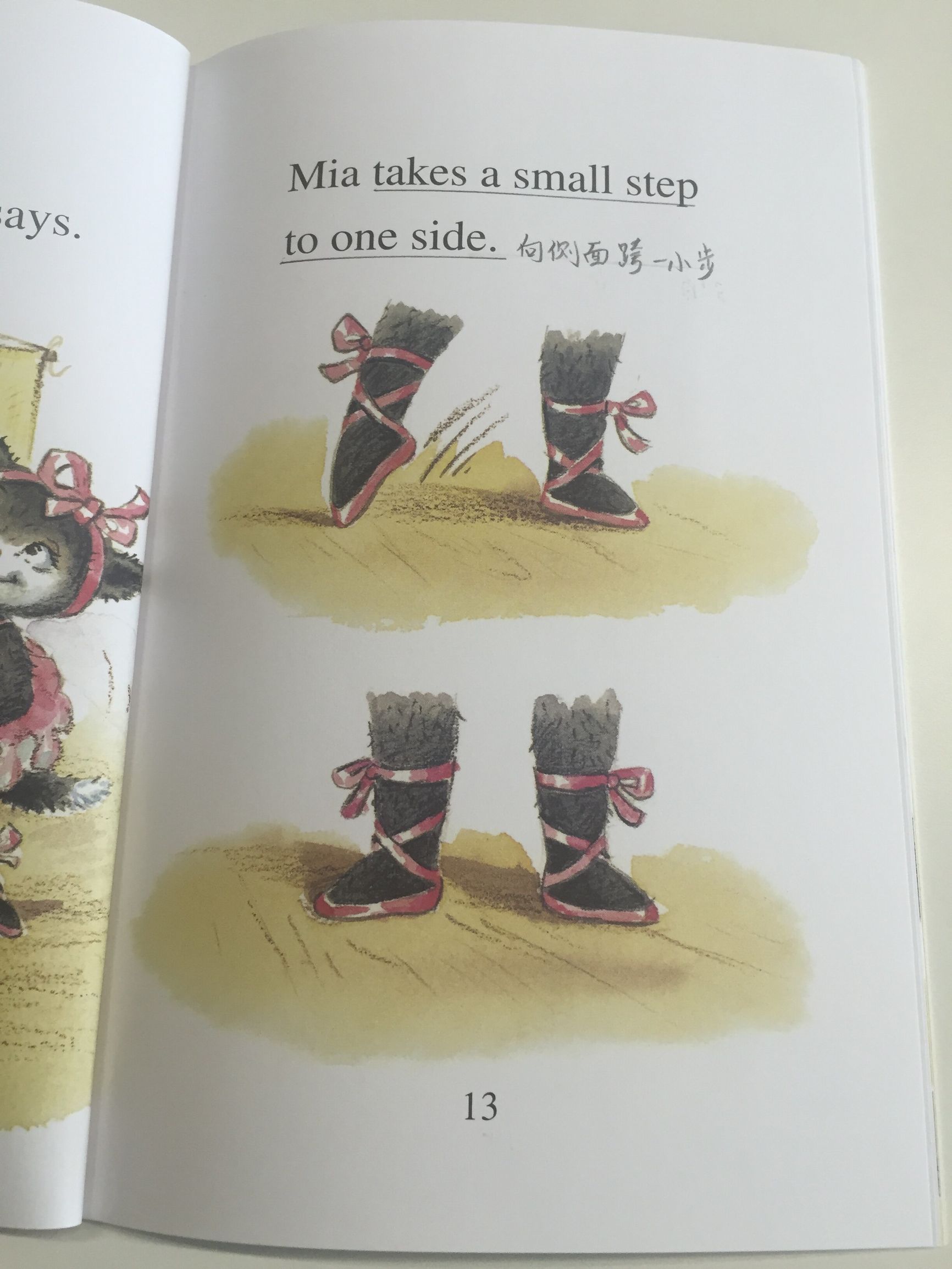 跟小猫Mia绘本学跳舞相关的英文,服装、舞蹈动作应有尽有
